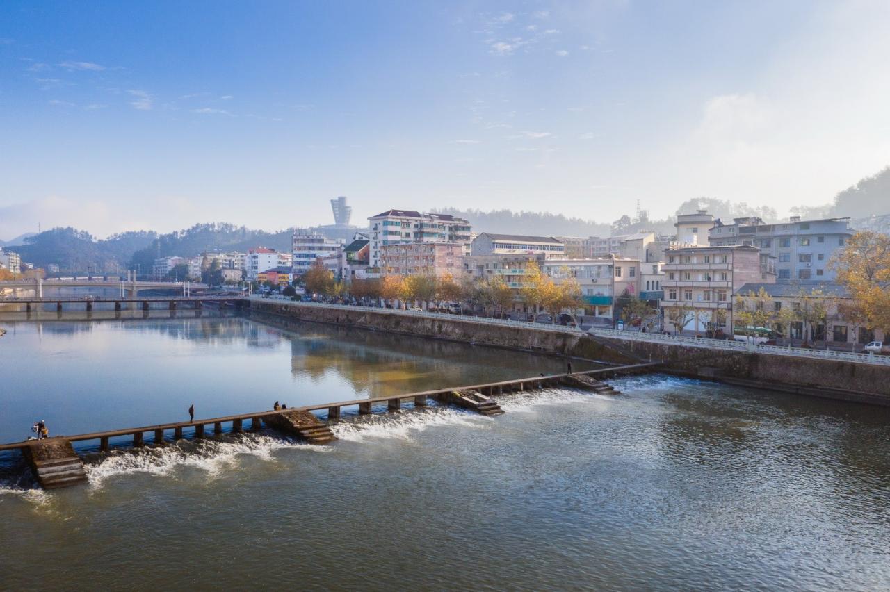 新烟火主义:缙云老城溪滨南路有机更新 / i studio言吾建筑-创研社